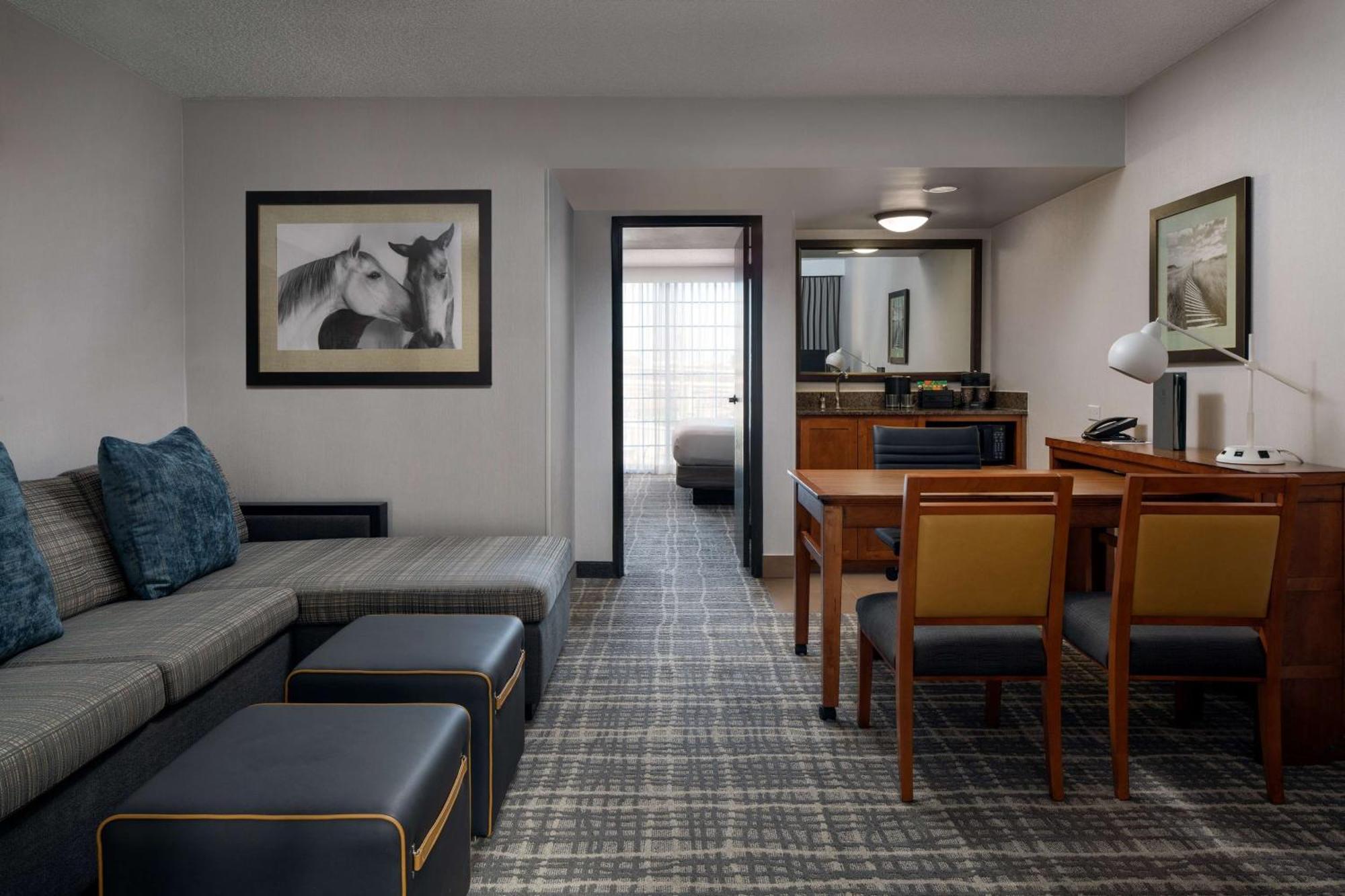 Embassy Suites By Hilton Austin Central Екстериор снимка