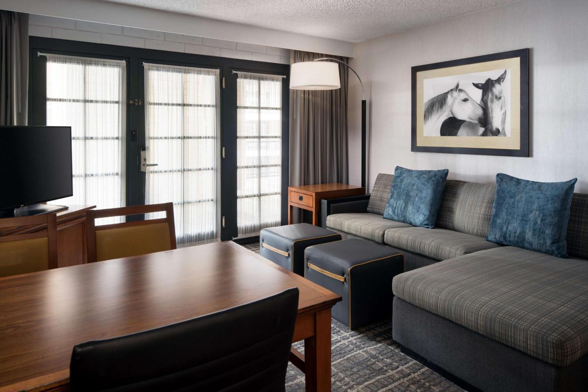 Embassy Suites By Hilton Austin Central Екстериор снимка