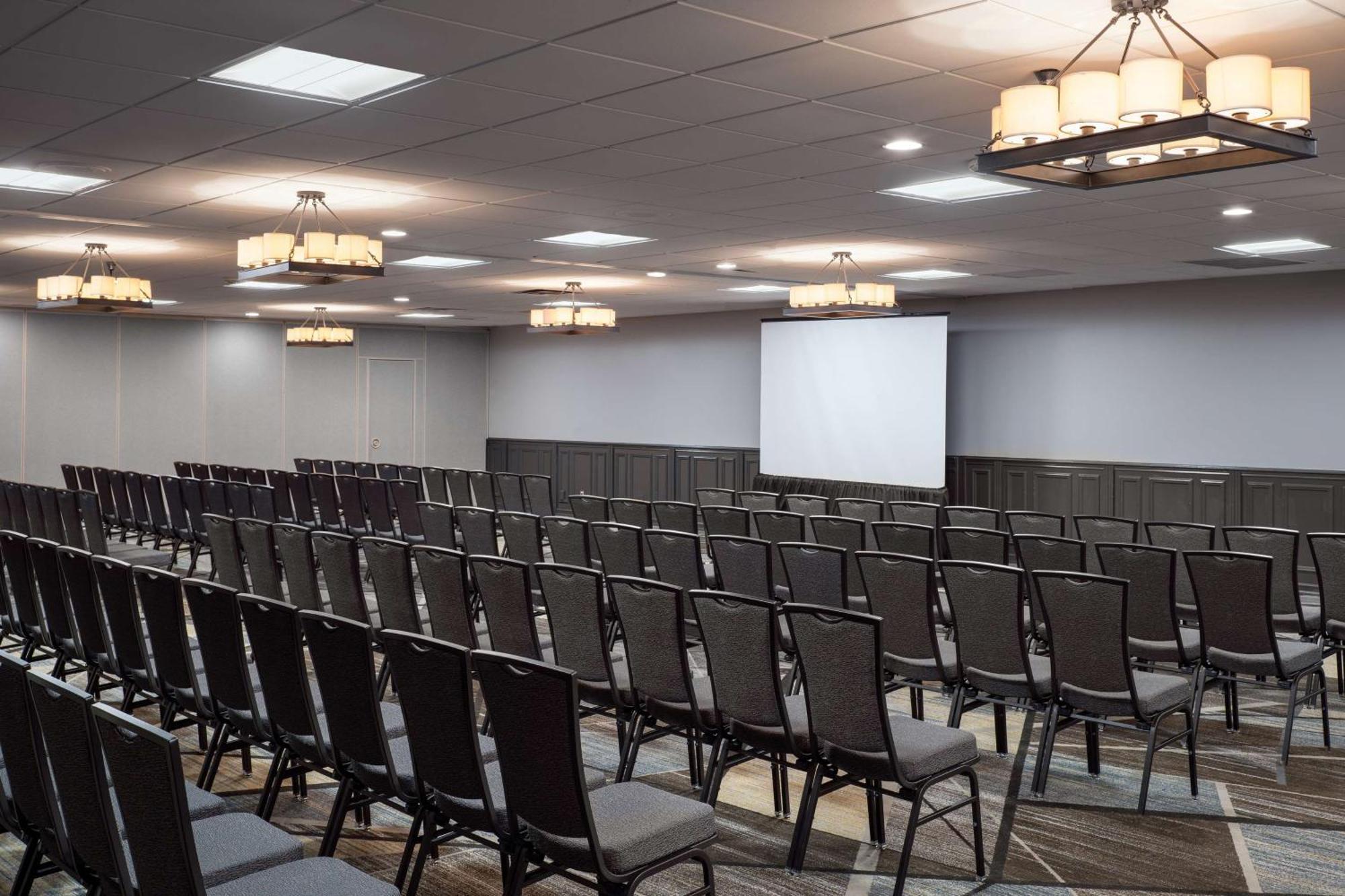 Embassy Suites By Hilton Austin Central Екстериор снимка