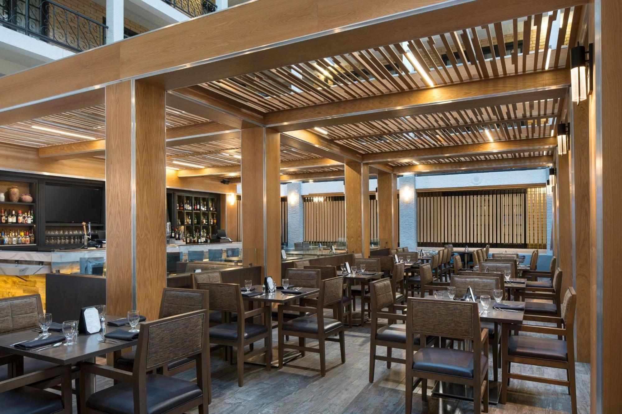 Embassy Suites By Hilton Austin Central Екстериор снимка
