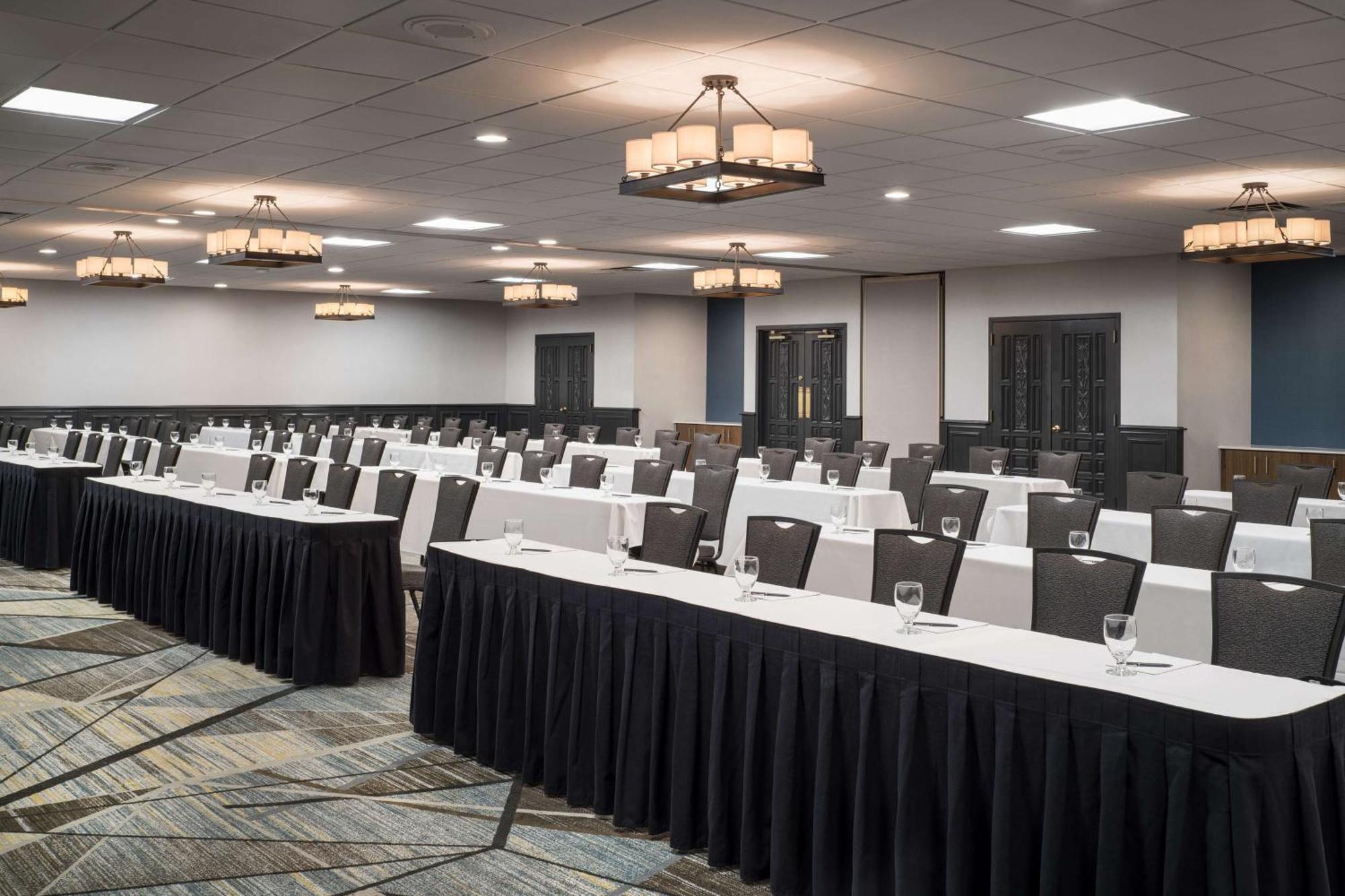 Embassy Suites By Hilton Austin Central Екстериор снимка