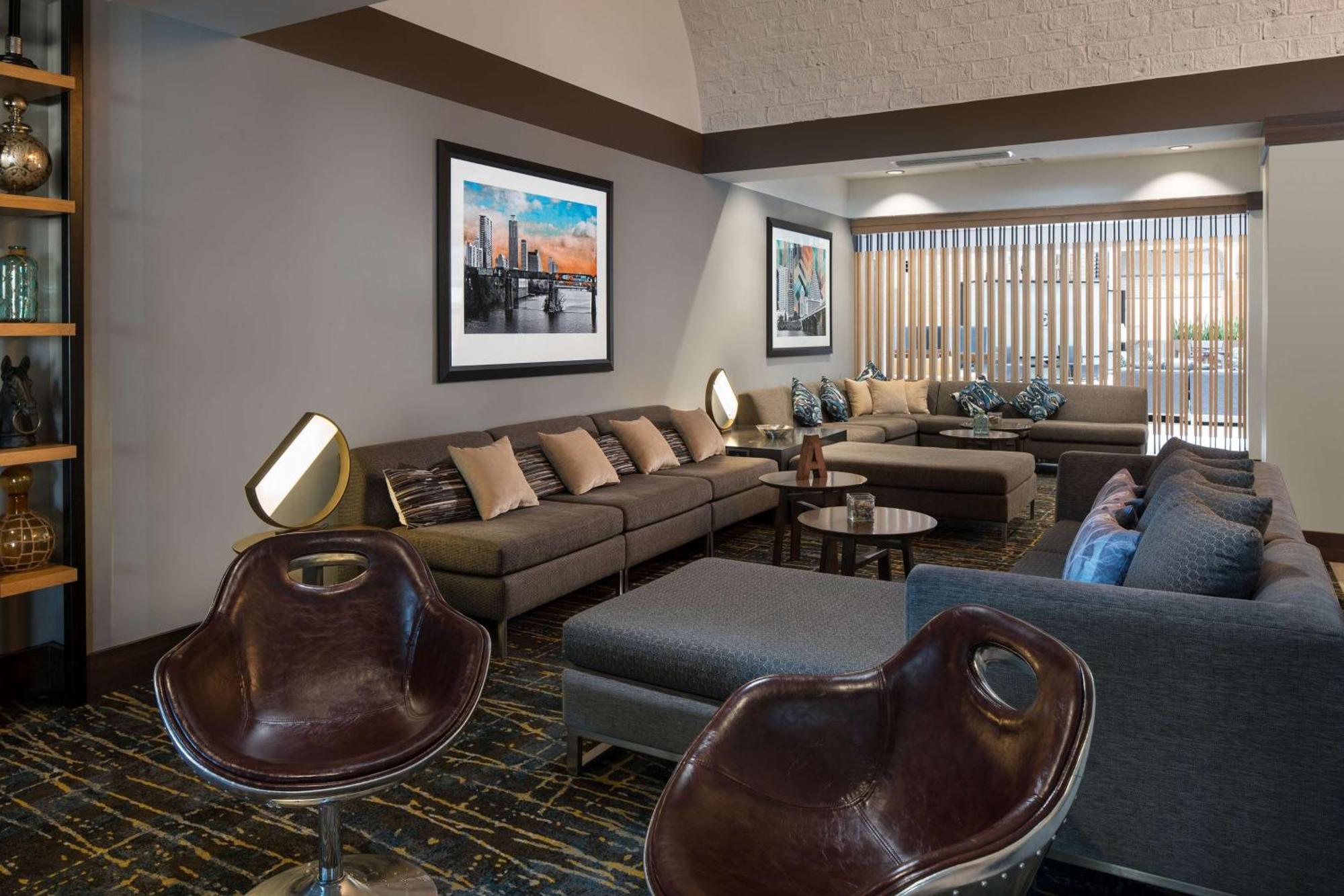 Embassy Suites By Hilton Austin Central Екстериор снимка