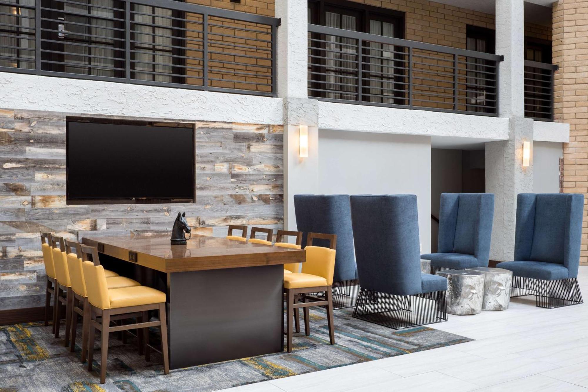 Embassy Suites By Hilton Austin Central Екстериор снимка