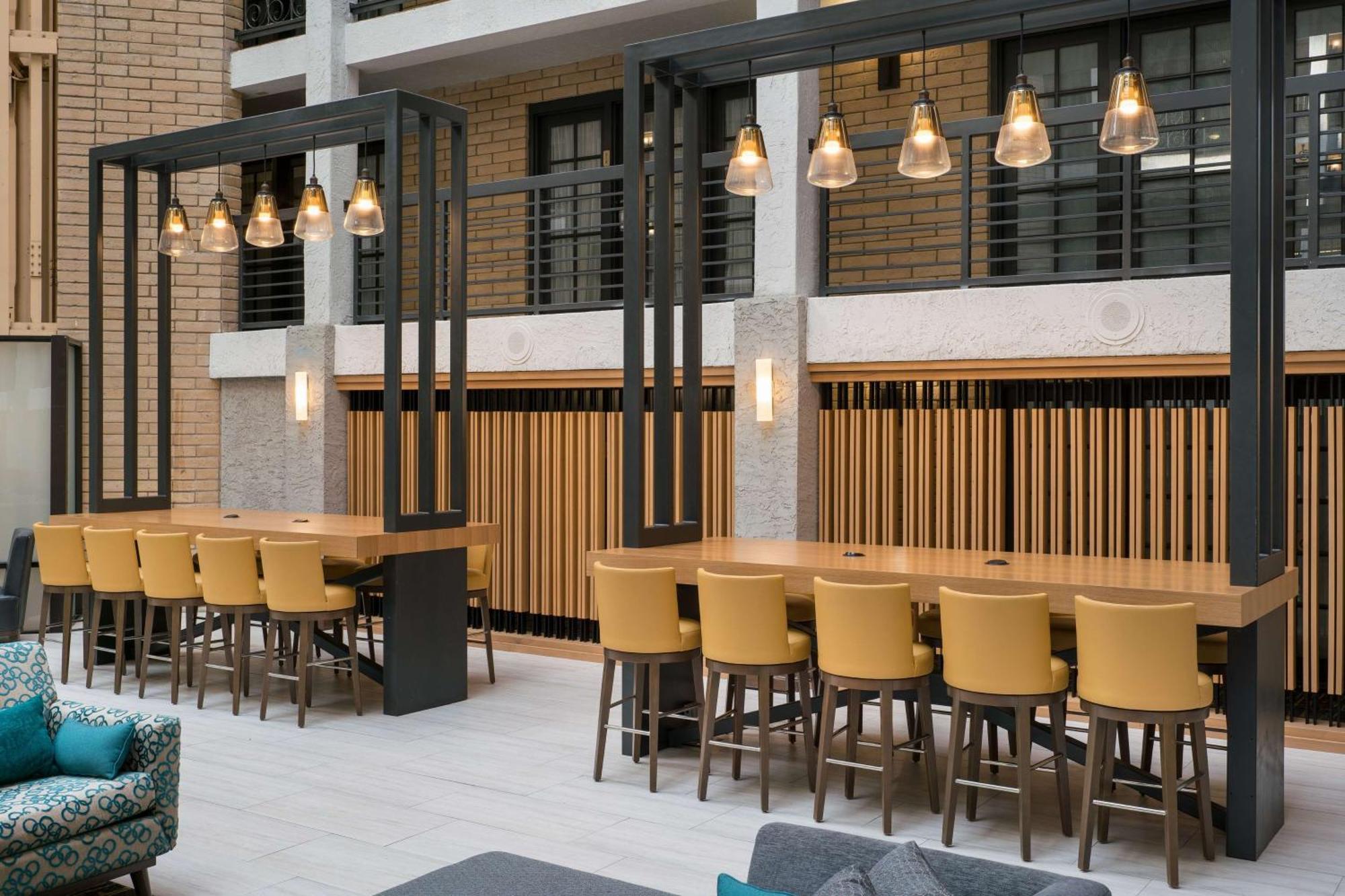 Embassy Suites By Hilton Austin Central Екстериор снимка
