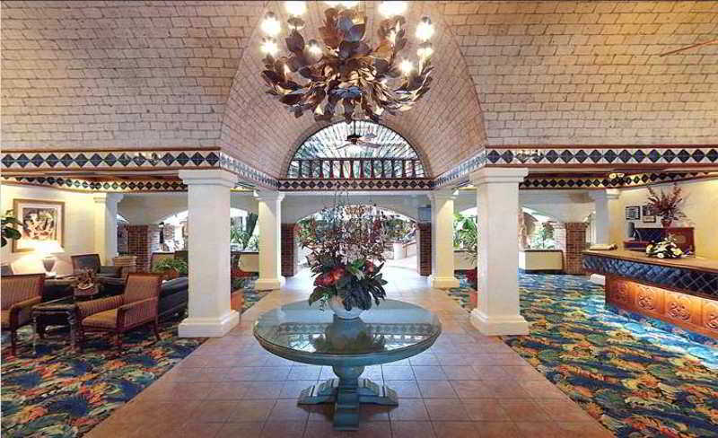 Embassy Suites By Hilton Austin Central Интериор снимка